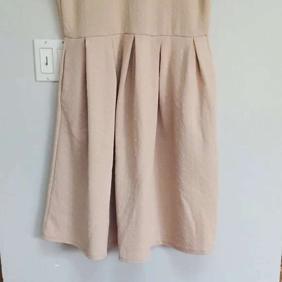 LulaRoe Amelia pleated skirt dress - Picture 3 of 10